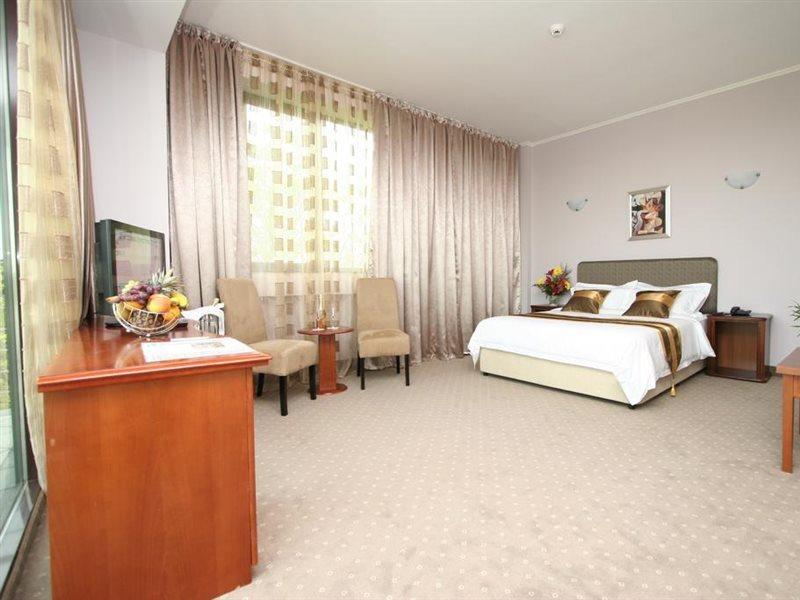 Hotel Zimbru Snagov Tincabesti ภายนอก รูปภาพ
