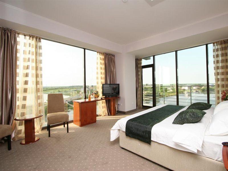 Hotel Zimbru Snagov Tincabesti ภายนอก รูปภาพ