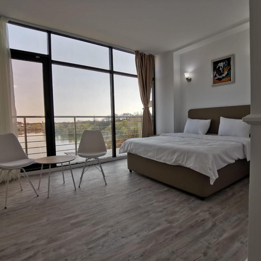 Hotel Zimbru Snagov Tincabesti ภายนอก รูปภาพ