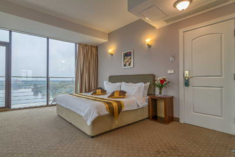 Hotel Zimbru Snagov Tincabesti ภายนอก รูปภาพ