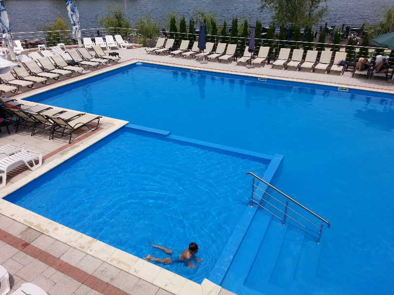 Hotel Zimbru Snagov Tincabesti ภายนอก รูปภาพ