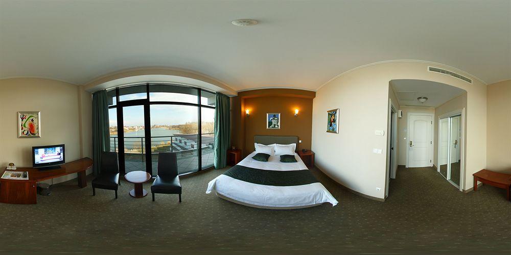 Hotel Zimbru Snagov Tincabesti ภายนอก รูปภาพ